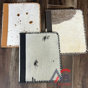 Nueva llegada 2025 fundas de libro de cuero de vaca de alta calidad CUBIERTA DE LA Biblia de cuero genuino gran oferta diario hecho a mano cuaderno de escritura de viaje - Product Image 1