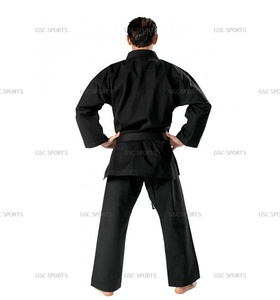 Uniformes de karaté bon marché pour hommes et femmes avec leurs étiquettes et logos privés, costumes d'arts martiaux directement de l'usine - Product Image 4