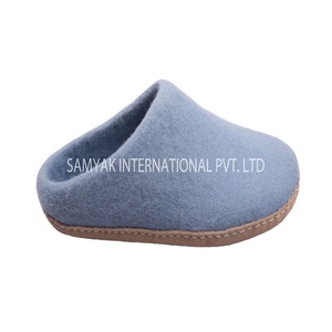 Top Selling Unisex New Zealand Merino <b>Wool</b> Felt Indoor Home <b>Slippers</b> Customizable Sizes Anti-Slippery Feature for Winter Season - Product Image 2