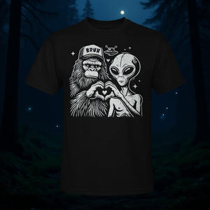 T-shirt vintage con segno della mano di Bigfoot e Alien Heart, nera, unisex, taglia adulta M L XL XXL - Product Image 3