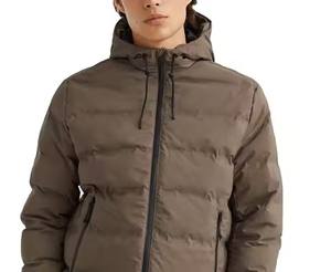 Très exigeant Entièrement personnalisé Dames À Capuche Puffer Veste Col Matelassé Bulle Conception Respirant Tissu Enduit Traitement - Product Image 6