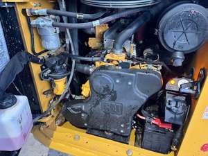 Chargeuses compactes à vendre, haute efficacité énergétique, capacité de charge nominale de 400 tonnes, moteur et boîte de vitesses Caterpillar, pompe à moteur à roulement à haute circulation d'huile xp - Product Image 4