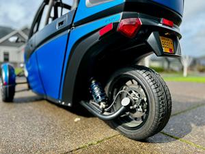 Arcimoto FUV Evergreen Edition 2019, véhicule électrique à 3 roues, carrosserie ouverte, haute puissance, portes demi-ouvertes amovibles, sièges chauffants, certifié - Product Image 6