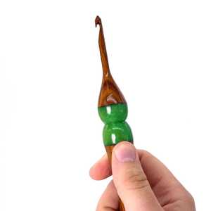 แท่งไหมพรมไม้ดีไซน์ล่าสุดพร้อมที่จับสีสันสดใสตะขอถักสำหรับใช้ในครัวเรือนของจิปาถะสำหรับงานตัดเย็บเข็มถักผ้าขนสัตว์ - Product Image 2