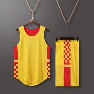 Conjunto de camiseta de baloncesto reversible personalizado, uniforme de malla de secado rápido con diseño de sublimación, transpirable, listo para el juego de práctica - Product Image 4