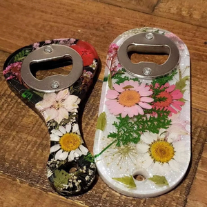 ที่เปิดขวดทำจากเรซิ่นทำด้วยมือพร้อมรูปลักษณ์ที่หรูหราเหมาะสำหรับเป็นของขวัญในงานแต่งงานวันเกิดและงานเฉลิมฉลองวันหยุด - Product Image 1