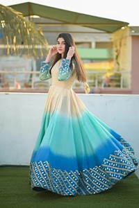 Robe Anarkali Lehenga Choli élégante et tendance en acrylique pour femmes, manches longues, longueur au sol, évacuation de l'humidité, protection solaire - Product Image 6