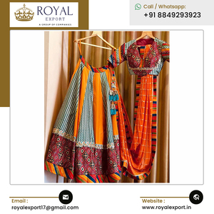 Exportador indio de alta calidad Navratri Special Heavy Muselina Algodón Impreso Lehenga Choli con trabajo de espejo real para la venta - Product Image 2