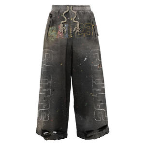 Conjunto de Sudadera con Capucha y Pantalones Deportivos con Estampado DTG, Diseño Desgastado y Decolorado por el Sol, con Pedrería y Cremallera - Product Image 3