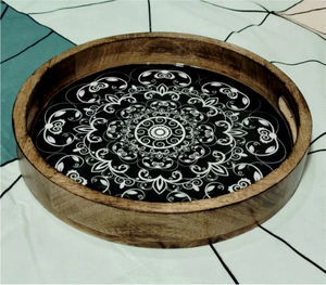 Plateau de service imprimé floral en bois avec poignée coupe émail de forme ronde coting plateau de service aspect brillant - Product Image 4