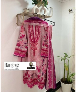 Robe vintage modeste pour femmes en blanc pakistanais Salwar Kameez avec un long costume formel Gharara et Dupatta - Product Image 3