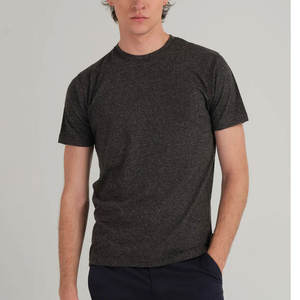 T-shirt de qualité au style tendance avec logo imprimé, tissu doux en jersey de coton, marque privée, faible MOQ, t-shirts - Product Image 4