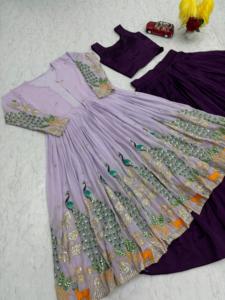 Top corto especial para festivales con encogimiento de hombros Elegante y cómodo Perfecto para celebraciones Ocasiones festivas Disponible al mejor precio - Product Image 4