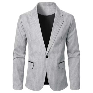 Manteau formel pour homme avec fermeture à boutons et texture lisse pour une élégance professionnelle Manteaux habillés pour hommes - Product Image 3