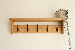 Cintre à vêtements en bois fait main avec finition polie pour armoires haut de gamme, cintre à costume en bois robuste pour salle de bain à bas prix - Product Image 4