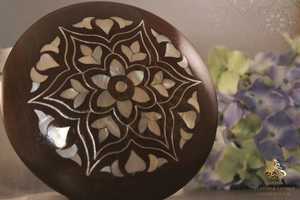 Caja de regalo de acrílico Premium hecha a mano con tapa de incrustaciones de nácar para dulces de chocolate elegantes y almacenamiento de frutas secas Ramadán y Eid - Product Image 6