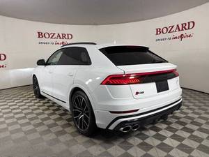 Audi SQ8 4.0T quattro Prestige AWD 4.0T quattro Prestige 4 portes SUV 2023 d'occasion à vendre - Product Image 3