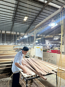 Plinthe en bois au design minimaliste, finition brute, durable, écologique, longueur personnalisable, décoration de bâtiment - Product Image 5