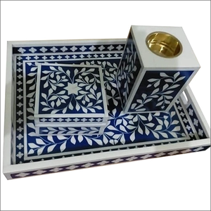Elegante Quemador de Incienso de Madera y Semillas con Incrustaciones de Nácar para las Festividades Árabes de Ramadán y Eid - Product Image 1