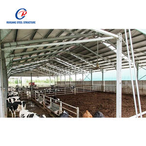 Hangar à structure en acier avec zone d'alimentation et ventilation sur le toit pour ferme laitière ou vache bovine - Product Image 4