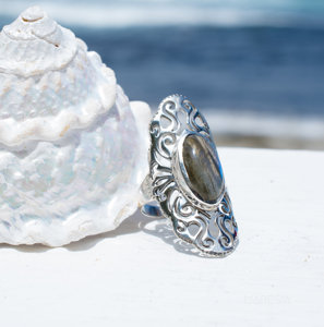 อัญมณีธรรมชาติแร่แลบราโดไรต์สีรุ้งไม่เหมือนใครทันสมัยสำหรับสุภาพสตรีเครื่องประดับเงินสเตอร์ลิงชุบทองสำหรับงานแต่งงาน - Product Image 1