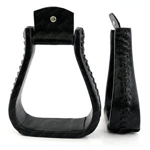 Paseo personalizado más largo con estribos en forma de campana de cuero hechos a mano tachuela de caballo occidental con banda de rodadura ancha aluminio ligero - Product Image 6