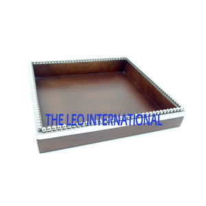 Bandeja de servicio de latón redonda chapada en oro con diseño de hoja Bandeja decorativa segura de metal para bodas y regalos para hoteles - Product Image 2