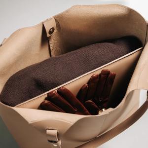 Bolso Tote de Cuero Suave Beige, Estilo Vintage, Bolso de Hombro para Mujer, Bolso Minimalista Holgado, Bolso Grande para Trabajo, Compras, Viajes y Uso Diario - Product Image 2