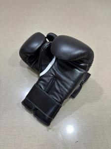 Gants de boxe professionnels 2025 de haute qualité, imperméables, respirants, noirs, avec sangle personnalisée, en cuir véritable, pour l'entraînement et la compétition MS-BG-08 - Product Image 5