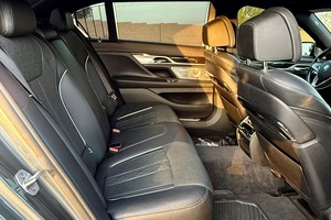 BMW 750i 2018 Usado en Buen Estado, Motor V8 Biturbo - Product Image 4