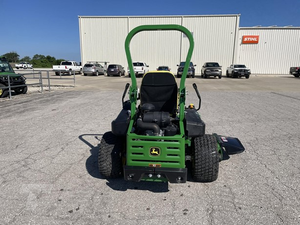 Cortadora de césped de giro cero John Deere Z970R / Z950R 2025 - 150 horas, plataforma de 72 pulgadas, gasolina, 2WD, asiento con suspensión. Tipo de tracción: 2WD - Product Image 4