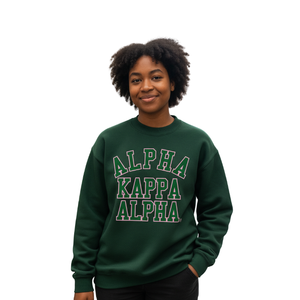 Sudadera AKA Ivy League de Primera Calidad, Sudadera con Cuello Redondo de Felpa, Ropa Personalizada para Hermandades Griegas, Verde Bosque con Letras Rosas - Product Image 1