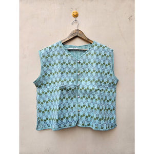 Eleva tu Estilo con esta Chaqueta de Algodón Estampada a Mano, Acolchada, Verde Suave a Rayas, Cómoda, Duradera y Reversible - Product Image 1