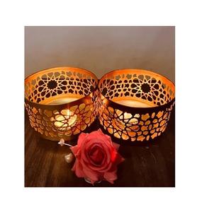 Portavelas de metal decorativo y funcional con un acabado elegante perfecto para bodas y ocasiones especiales - Product Image 4