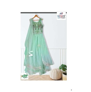 Robe de soirée élégante et moderne pour mariée, longue, sans manches, avec broderie naturelle, pour réception de mariage - Product Image 1