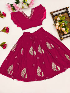 Conjunto de Lehenga Choli Largo con Volantes Color Rosa Vino para Niñas de Shoryam Fashion |   Ropa Étnica Tradicional para Niños para Todas las Temporadas Bodas - Product Image 2