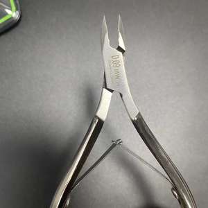 Pince à cuticules professionnelle en acier inoxydable Vietnam coupe-ongles de haute qualité - Product Image 6