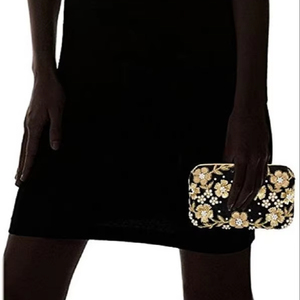 Pochette de broderie de perles de rocaille dorées Pochette de perles Conception complexe Petites perles artisanales florales cousues à la main - Product Image 5