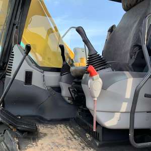 Excavatrice d'occasion Komatsu PC130 de 13 tonnes, de taille moyenne, avec roulement, modèle 2023, équipement fourni avec rapport - Product Image 3