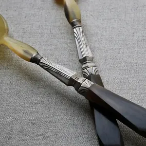 Ensemble de cuillères à café design en acier inoxydable avec manche en nid d'abeille en résine blanche, parfait pour les fêtes de mariage sur la table - Product Image 3