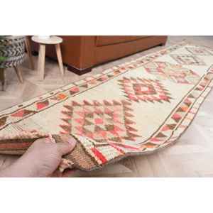 Alfombra Turca Vintage Herki de 2.7x12.1 pies, Alfombra de Lana Marrón con Estampado Animal - Product Image 3