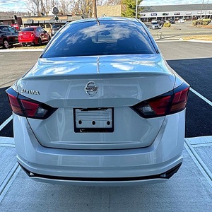 Nissan Altima 2022, 2.5L S I-4, gasolina, inyección directa, DOHC, automático, sedán. - Product Image 1