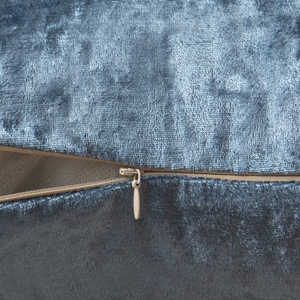 Juego de 2 Fundas de Almohada Decorativas de Terciopelo de Lujo para el Hogar, 18 x 18 Pulgadas, Diseño Navideño, Diseño de Hojas de Plantas Cuadradas Portátiles para el Hogar y la Oficina - Product Image 4