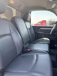 2019 RAM 3500 Tradesman Turbo Diesel Pickup Truck avec intérieur sombre Transmission automatique 360 Caméra arrière - Product Image 3