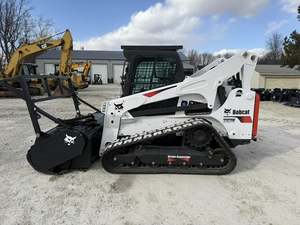 รถตักล้อยางมือสอง Bobcat T770 ปี 2023 เครื่องยนต์ Kubota รับน้ำหนักได้ 200 ตัน พร้อมมอเตอร์ PLC เกียร์ ปั๊ม และอุปกรณ์ตัดหญ้าสำหรับงานป่าไม้ - Product Image 2