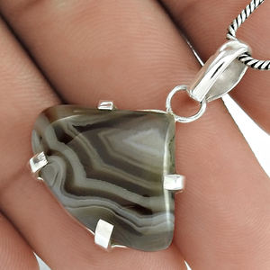 Pendentif classique en forme de larme de pierre précieuse d'onyx rayé naturel en argent sterling 925 à l'aspect étonnant Bijoux faits à la main Fournisseurs en vrac - Product Image 2