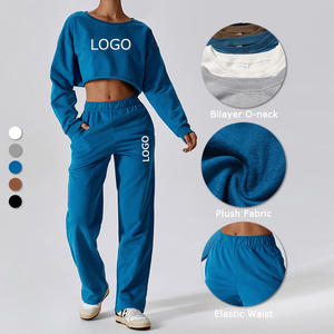 Ensemble de survêtement pour femmes avec haut court personnalisé, sweat-shirt à col rond et pantalon de jogging évasé - Product Image 2