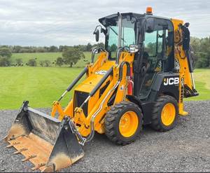 รถตักล้อยาง JCB 1CX มือสอง พร้อมบุ้งกี๋หน้าและแขนขุดไฮดรอลิก เครื่องยนต์ Perkins สำหรับงานก่อสร้างในฟาร์ม - Product Image 1