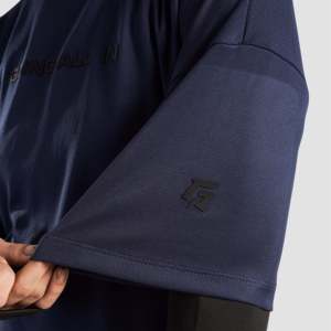 Top Deportivo Veiled Velocity en Color Azul Marino - Product Image 6