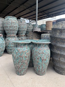 UNI EXIM Jardinières en céramique émaillée modernes et durables pour la décoration de la maison, des hôtels et des jardins, fabricant vietnamien - Product Image 3